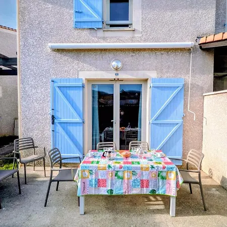 Semesterbostad La Maison Bleue Pont D 'arc